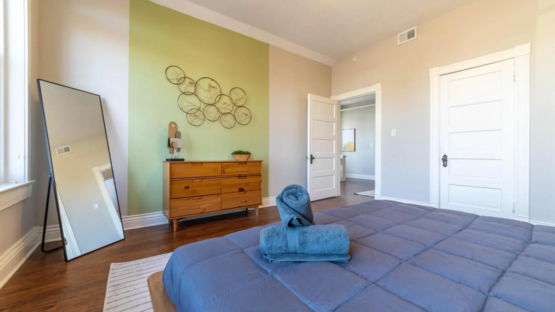 Swepson Guesthouse King Sleep42 15Br 10Ba 22Beds Луисвилл США